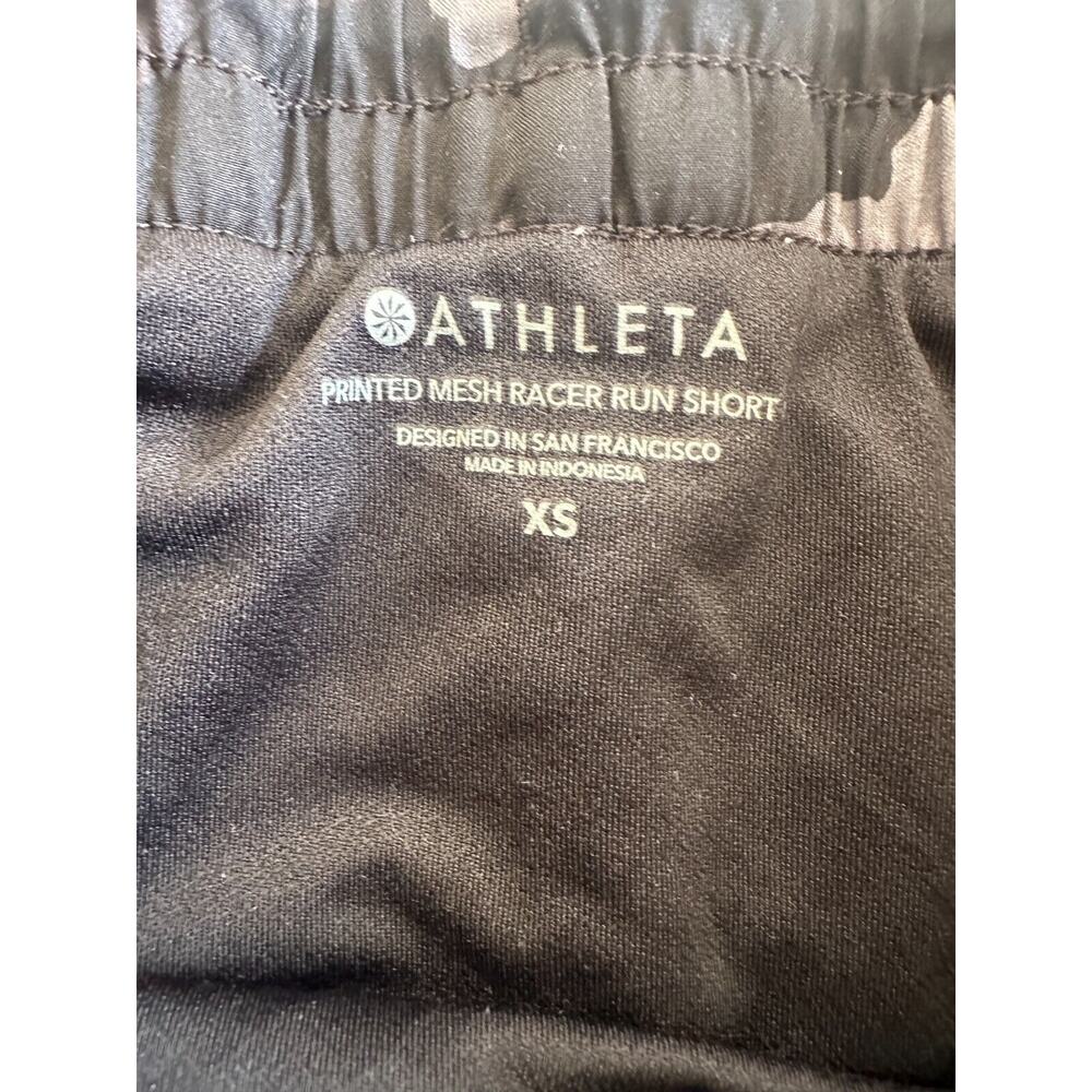 ✨2/$20 Athleta Printed Mesh Racer Run Short 4" Gray Black Camo Shorts Size XS - Picture 6 of 9